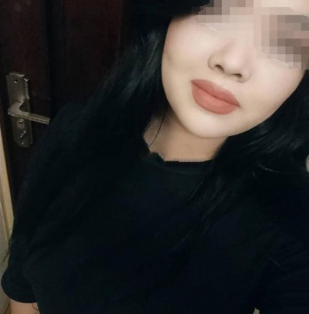 С моим тонким креативом, я способна удовлетворить любые твои желания. Будь то стриптиз, массаж или что-то более игривое - я знаю, как сделать твои мечты реальностью. Мои клиенты говорят высочайшие отзывы о моей работе, так что не упусти шанс испытать незабываемое удовольствие. Посмотри мои фото, чтобы убедиться в моей красоте и страсти. Я жду тебя, чтобы показать тебе немного радуги в Москве. 😉🌈 10076, 25 лет